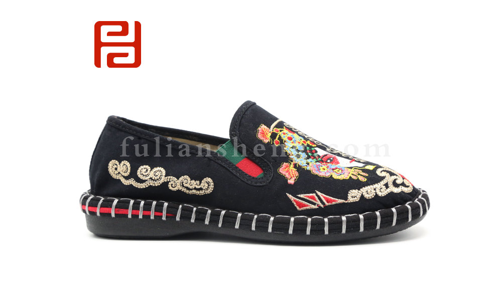 福連升老北京布鞋女鞋網(wǎng)紅刺繡中國(guó)風(fēng)一腳蹬休閑鞋