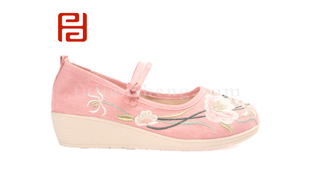 福連升老北京布鞋春時尚民族風(fēng)繡花坡跟女單鞋(圖3)