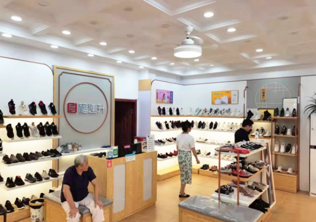 布鞋加盟店-布鞋加盟選擇什么品牌好？